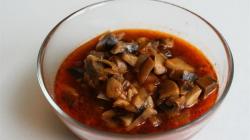 Опята в томатном соусе: рецепты из грибов на зиму
